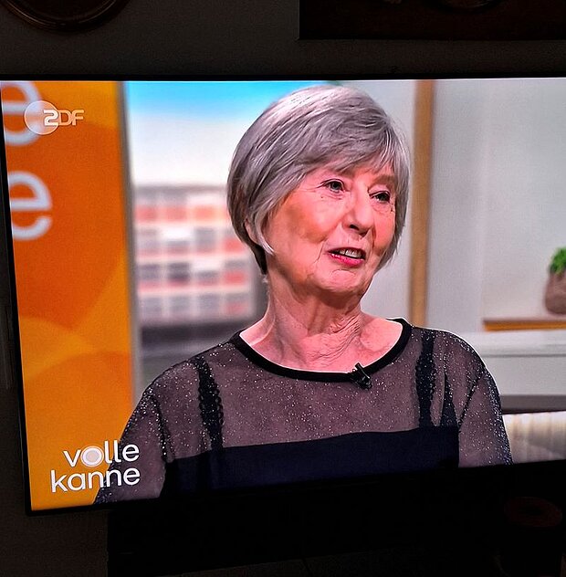 Christa Olbrich im ZDF Studio bei "Vollle Kanne"
